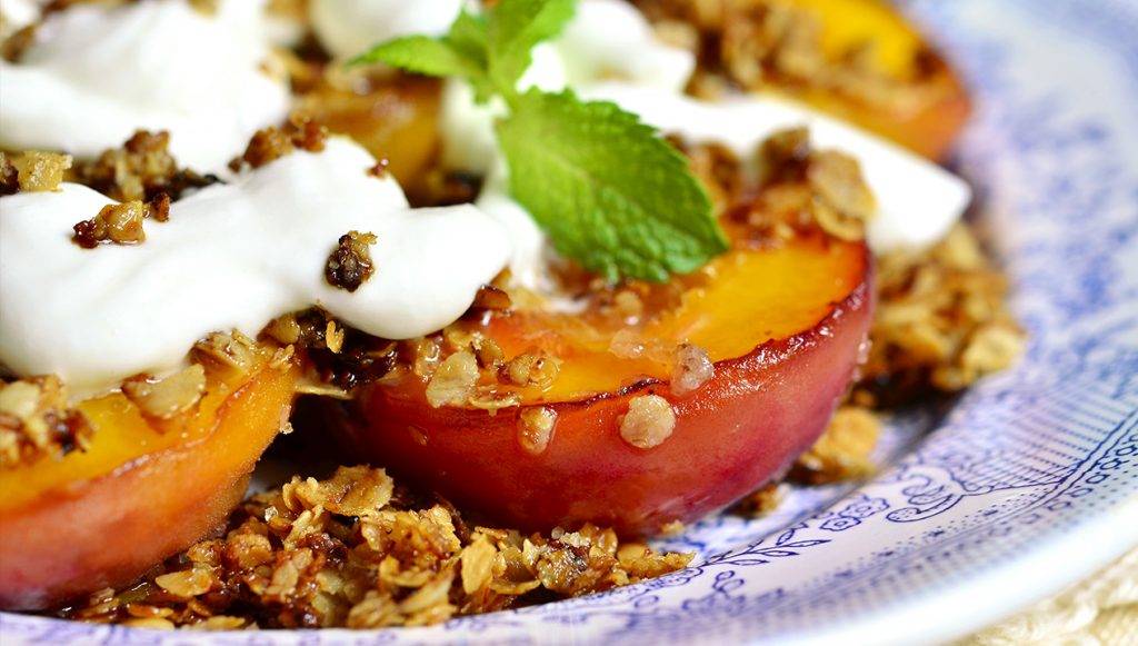 Grilled Peaches with Coconut Cream